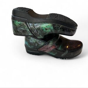 Women’s Dansko Clogs Size 40 US 9-9.5